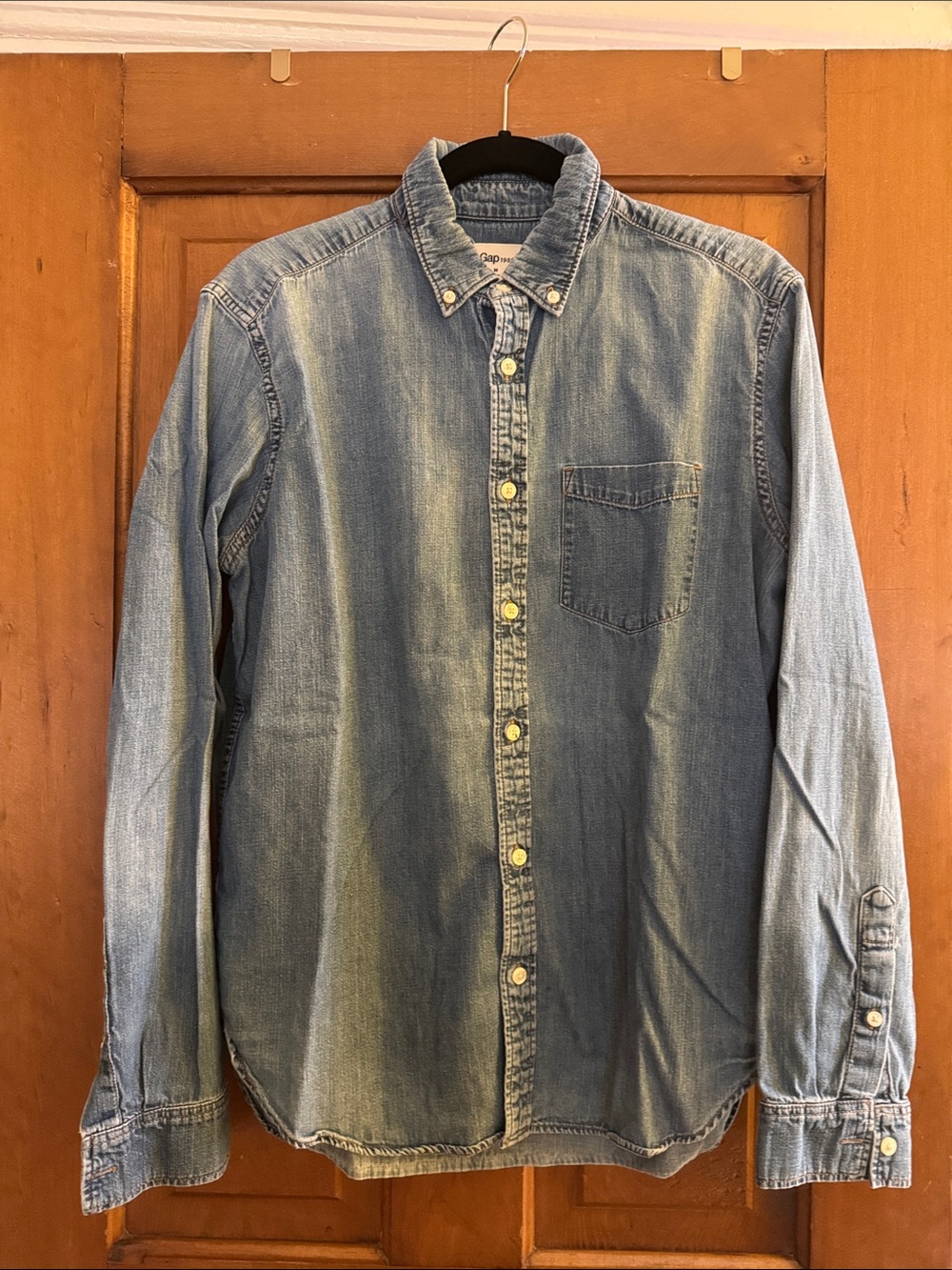 Gap Light Blue Denim Button-Down Shirt - Classic Casual medium